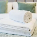 Stacja Jezyce Superior By Bookinghost *