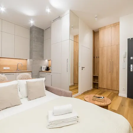 Stacja Jezyce Superior By Bookinghost Apartmán *