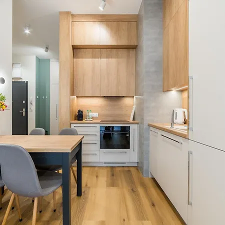 Stacja Jezyce Superior By Bookinghost *