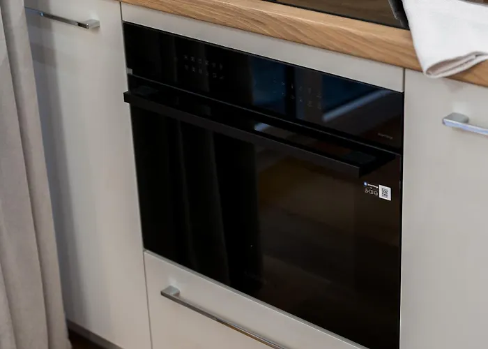 Stacja Jeżyce Superior By Bookinghost *